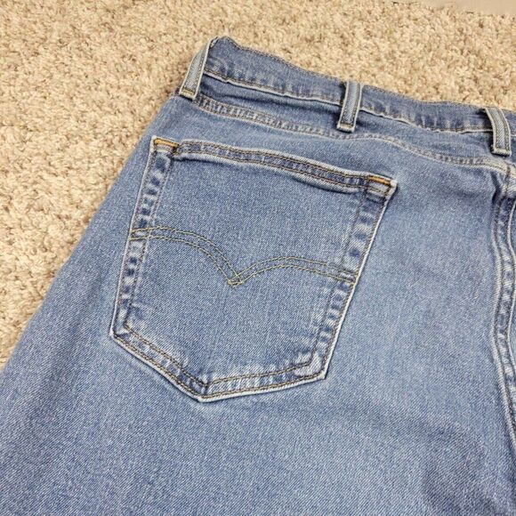 Levis 505 Jeans Mens 38x30.5 Tag 38x32 Regular Fit Straight Medium Wash Denim - Picture 6 of 8